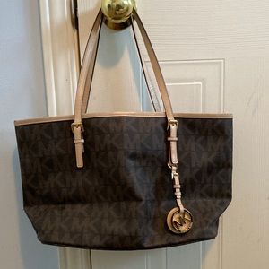 Micheal Kors Tote.